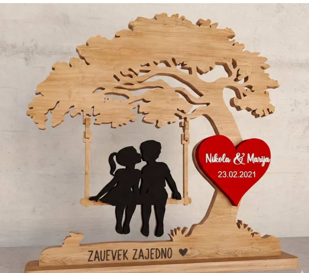 Personalizovana Drvena Dekoracija – Drvo Ljubavi sa Vašim Imenima