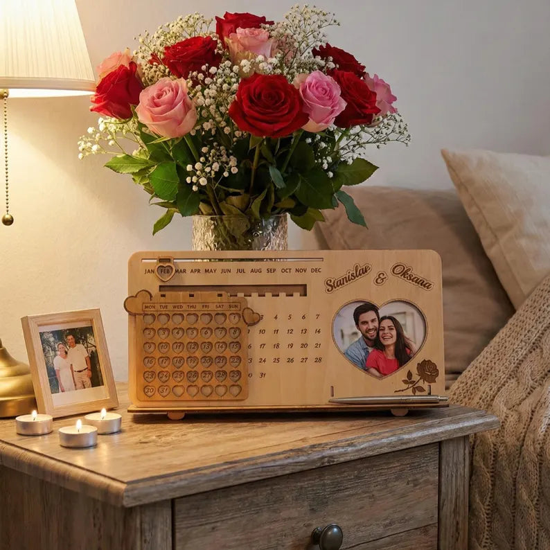 Personalizovani drveni ram sa večitim kalendarom